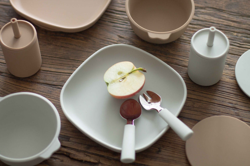 Silikon-Teller, 2 Stück – Braun/Federgrau