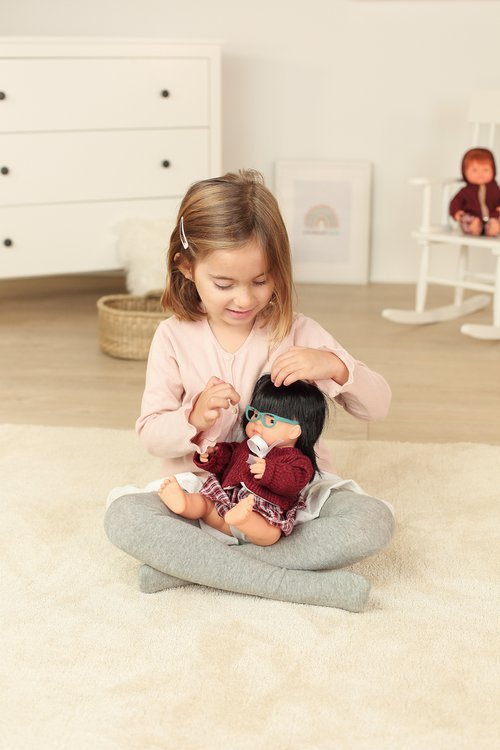 Puppe Mädchen Doll – Asiatin mit Brille 38 cm