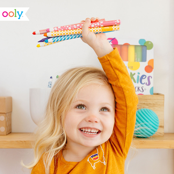 Buntstifte mit abziehbarer Holzummantelung