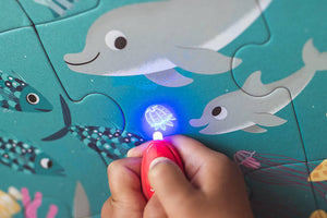 Leuchtendes Puzzle mit Mini-UV-Lampe – Ozean 24 Teile 3+ - Tublu.de