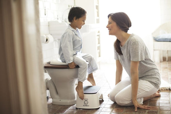 Toilettensitz – Weiß/Schwarz