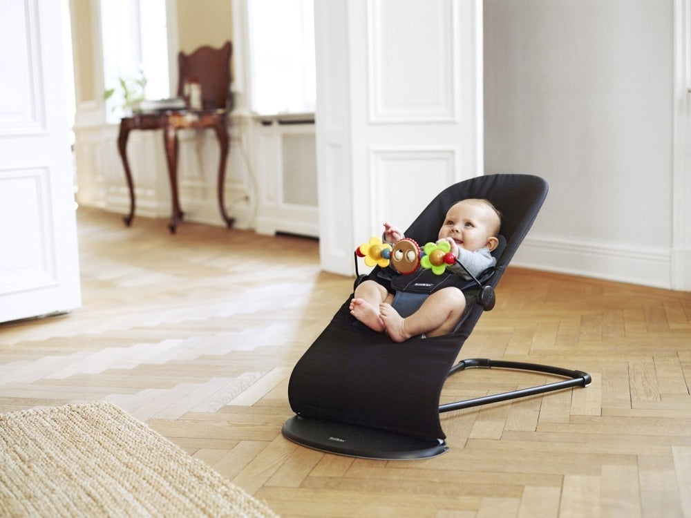 Babywippe BALANCE SOFT – Schwarz/Dunkelgrau + Spielzeug