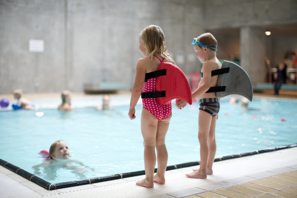 Haifischflossen-Schwimmgürtel für Kinder – Rot