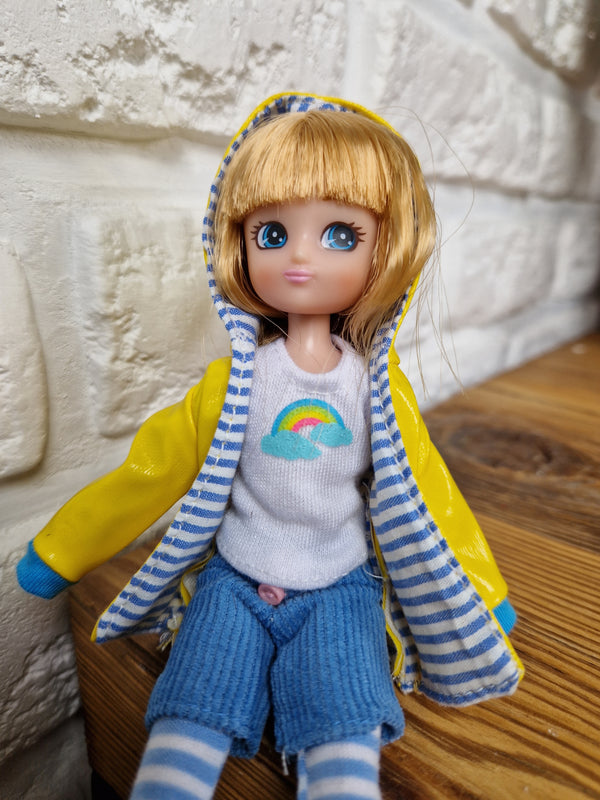 Puppe – Pfützenliebhaberin