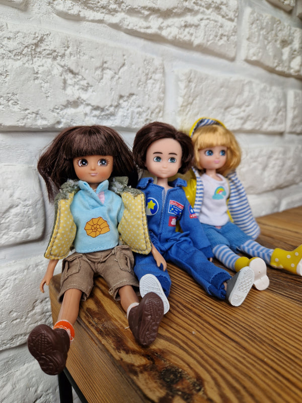 Puppe – Pfützenliebhaberin