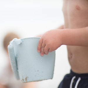 Sandspielzeugset mit Gießkanne – Puderrosa - Tublu.de