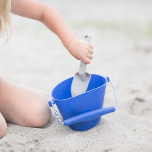 Sandspielzeugset mit Gießkanne – Puderrosa - Tublu.de