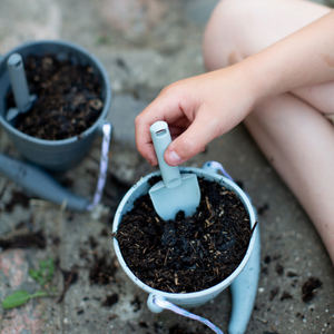 Mini-Silikoneimer mit Schaufel – Hellblau - Tublu.de
