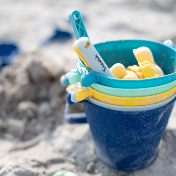 Zusammenklappbarer Eimer für Wasser und Sand – Pastellgelb - Tublu.de