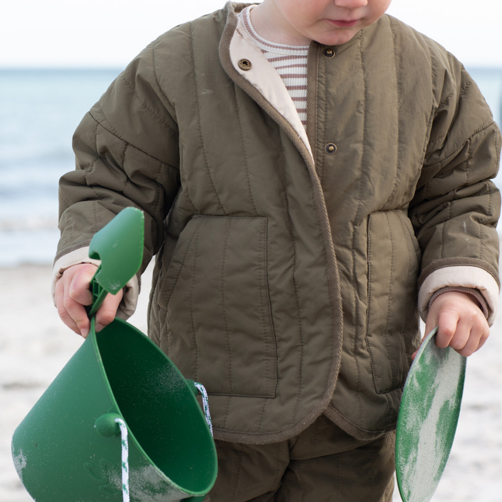 Zusammenklappbarer Eimer für Wasser und Sand – Dunkelgrün - Tublu.de