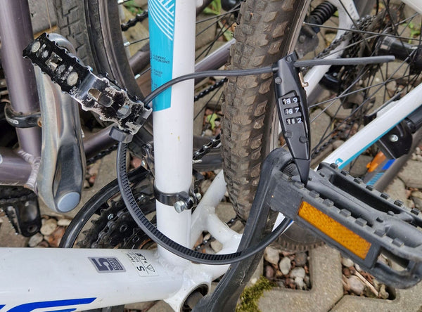 Schloss mit Zahlencode für Kinderwagen