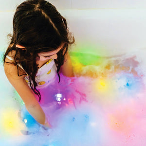 Badefigur Party Pal – Set mit zwei im Wasser leuchtenden Sensorikwürfeln - Tublu.de