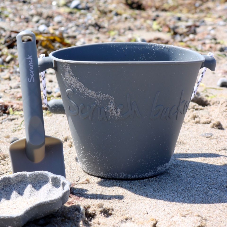 Zusammenklappbarer Eimer für Wasser und Sand – Dunkelgrau - Tublu.de