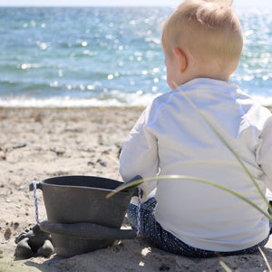 Zusammenklappbarer Eimer für Wasser und Sand – Dunkelgrau - Tublu.de