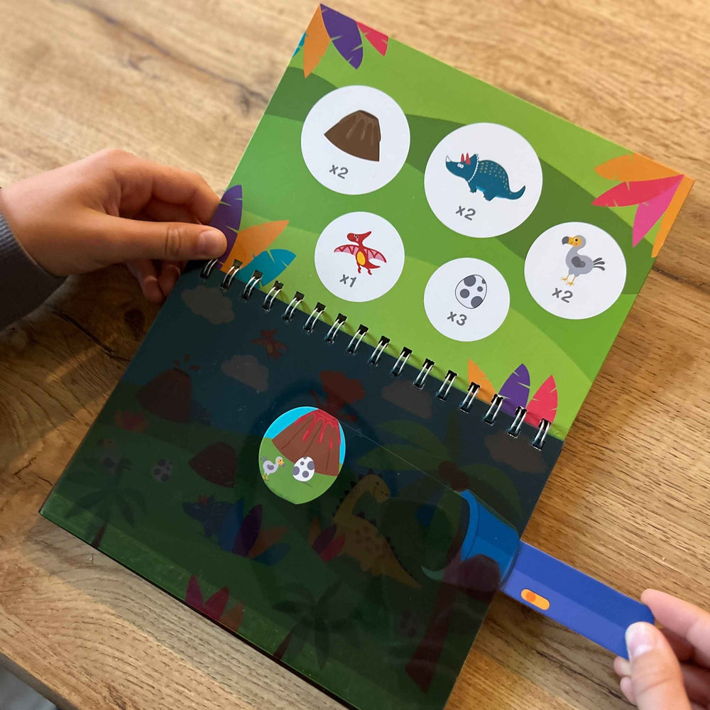 Buch mit magischer Taschenlampe – Dinosaurier - Tublu.de