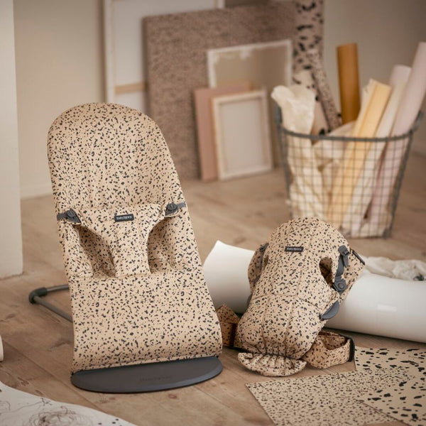 Babywippe BLISS WOVEN – Beige/Dunkelgrau bedruckt