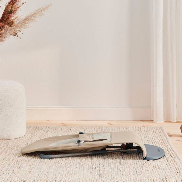 Babywippe BALANCE SOFT WOVEN – Khaki/Beige