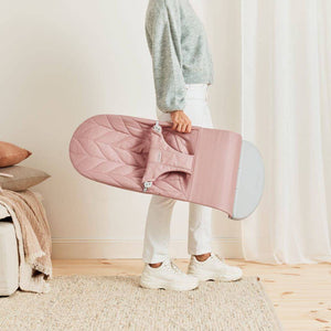 Zusätzlicher Stoffsitz für Babywippe BLISS Woven Petal Quilt – Gedämpftes Rosa