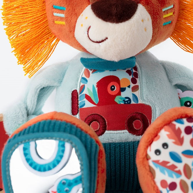 Multifunktionales Aktivitätsspielzeug zum Kuscheln – Löwe Jack 9 m+