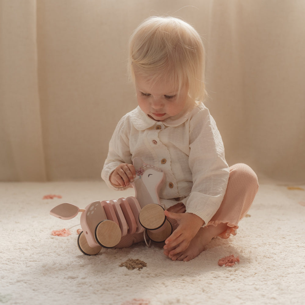 Holz-Reh zum Ziehen – Fairy Garden - Tublu.de