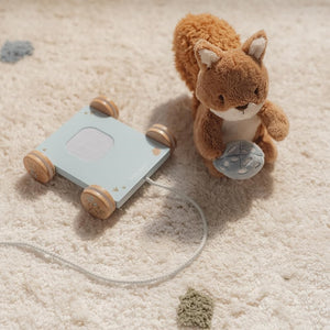 Eichhörnchen mit Rollen zum Ziehen – Forest Friends - Tublu.de