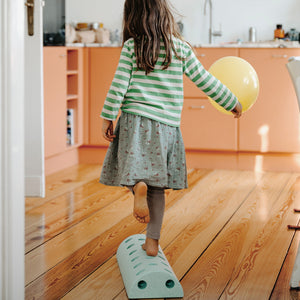 Schaumstoffroller zur Förderung der Grobmotorik – grün - Tublu.de