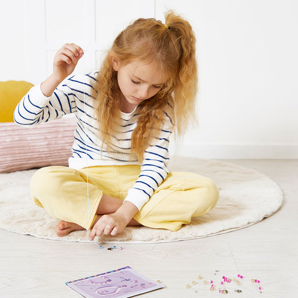 Kreatives Set zum Basteln von Schmuck – mit farbwechselnden Anhängern 6+ - Tublu.de