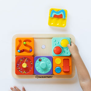 Set mit 2 sensorischen Quadraten mit schwarz-weißen Kugeln von PlayTab - Tublu.de
