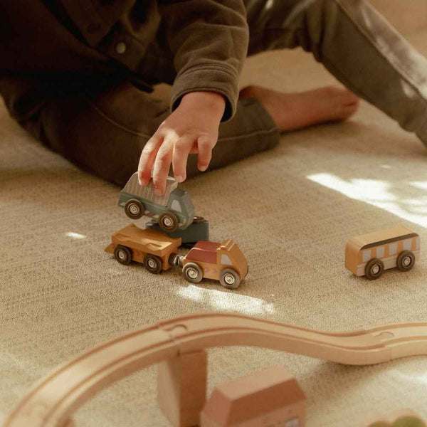 Zestaw 9 drewnianych pojazdów Little Dutch