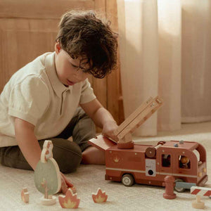 Wóz strażacki z figurkami Little Dutch