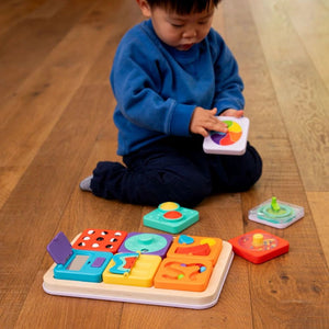 Sensorisches Quadrat PlayTab – Weiß-schwarze Kugeln