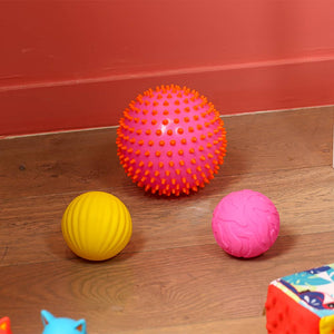 Set mit 3 Sensorikbällen 2+1 – rosa Version