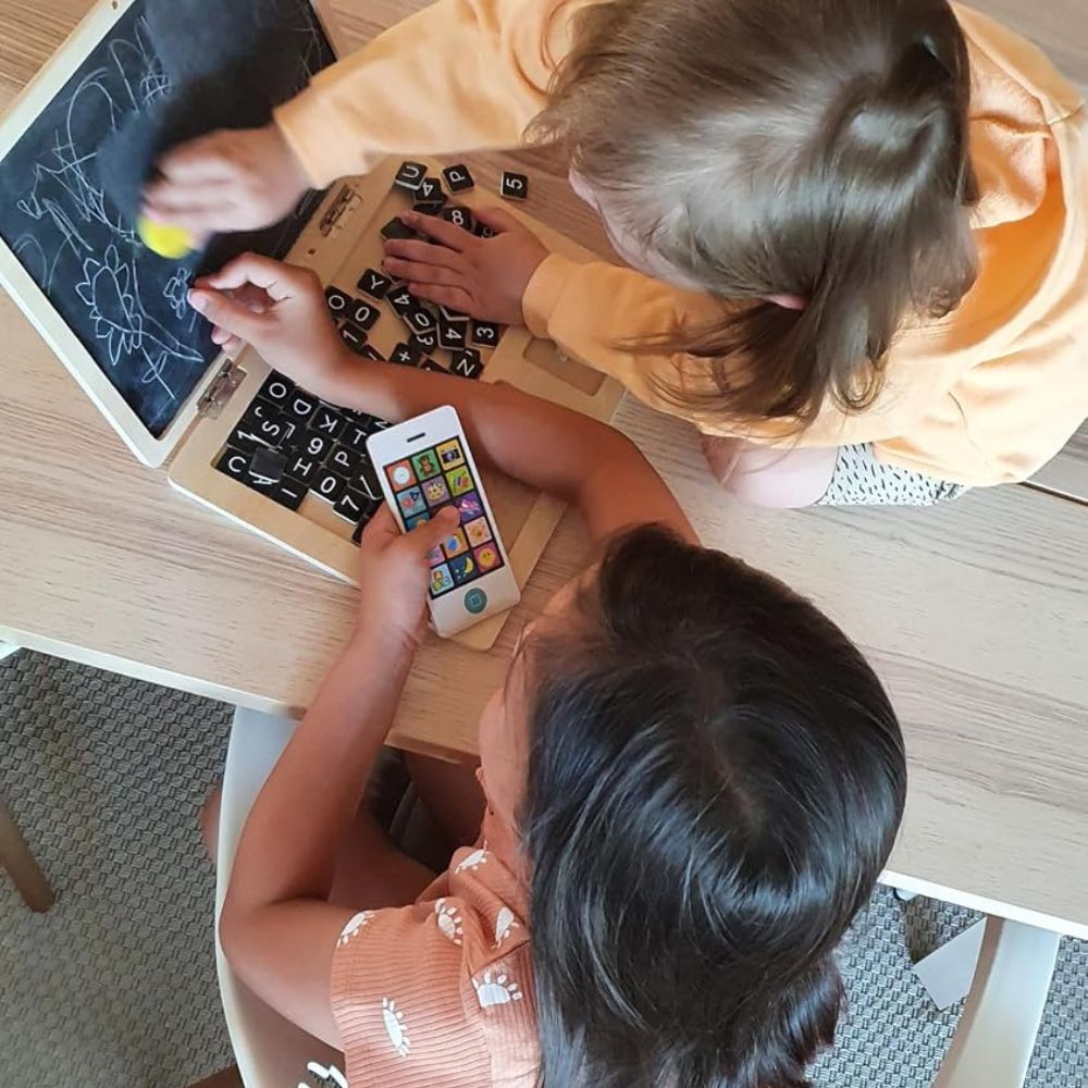 Holz-Laptop mit Magnet-Tafel (78 Magnete)