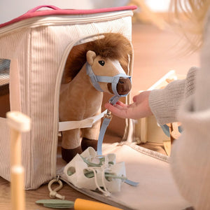 Spielset Pferd mit Stall und Zubehör in der Tasche