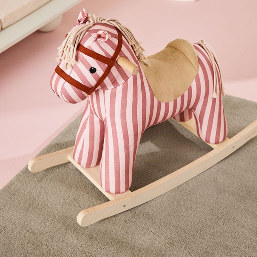Schaukelpferd Mila von Kid's Concept mit rosa Streifen