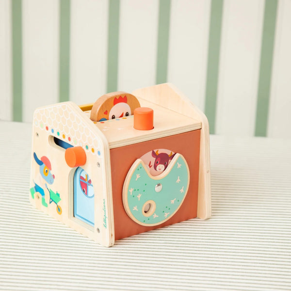 Klang-Activity-Haus Bauernhof von Lilliputiens im Kinderzimmer