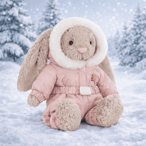 Jellycat plüschhase in rosa Winterjacke mit Kapuze, perfekt für Kuschelstunden im Schnee