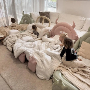 Aufblasbares Kinderbett – Monster Pink