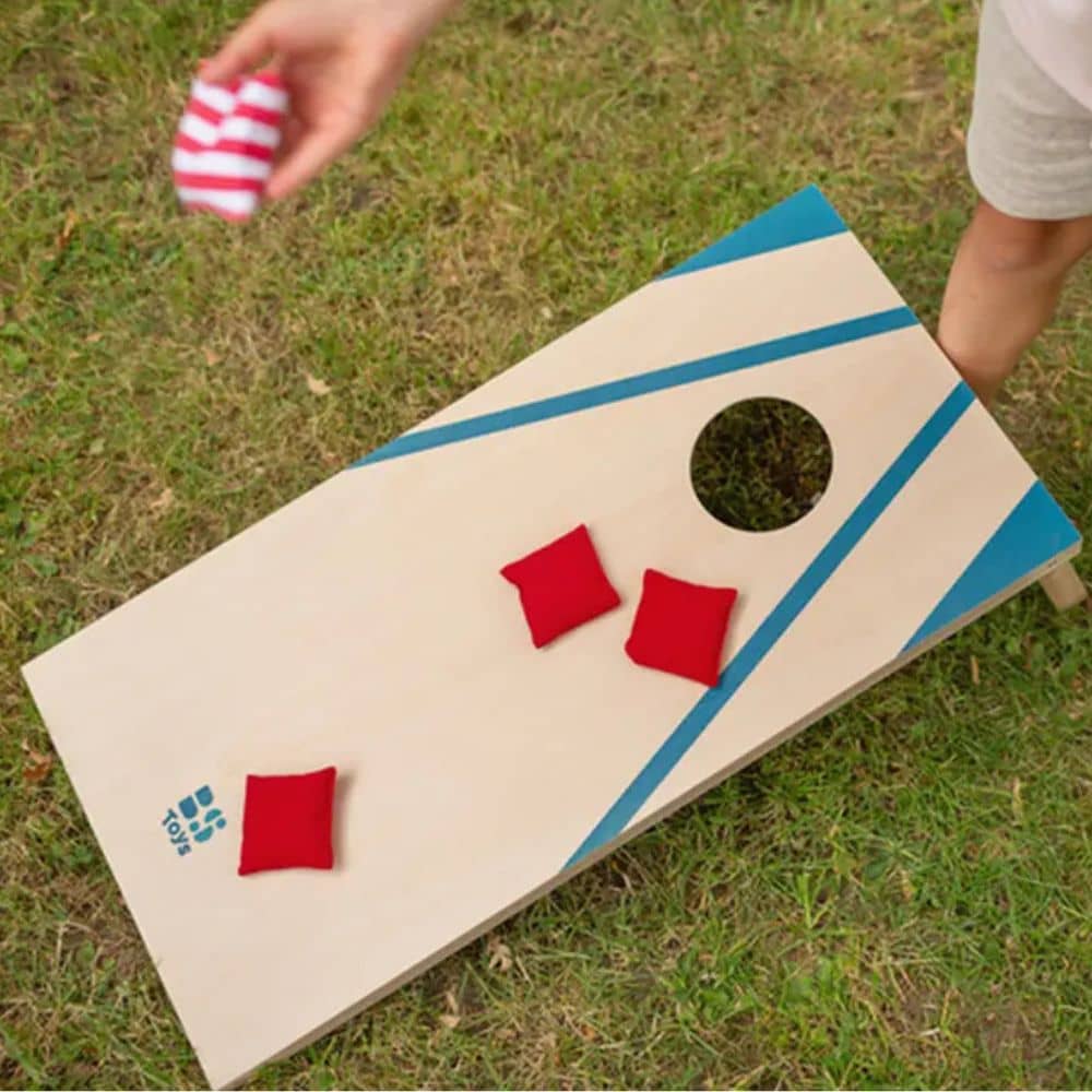 Zwei Holz-Wurfspielplatten von BS Toys mit bunten Wurfsäckchen zum Wurfspiel aus Holz kaufen.