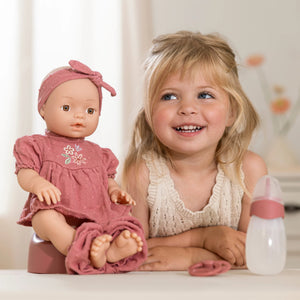 Puppe mit Zubehör – Livia