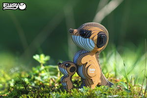 Eugy 3D Öko-Puzzle Erdmännchen aus umweltfreundlichem Material im Freien auf Gras