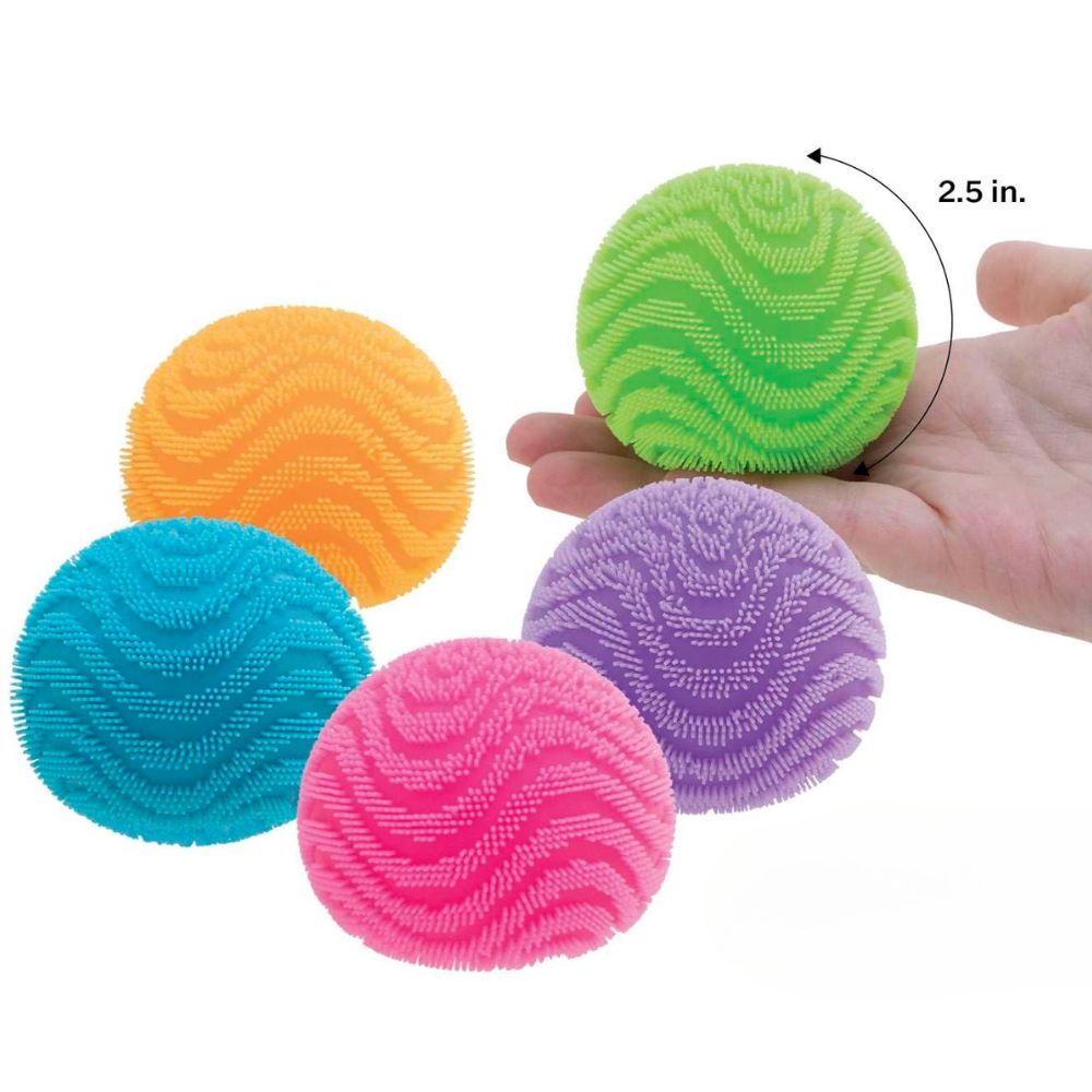 Bunte Fuzz Ball Wonder Waves Needoh Spielbälle mit taktiler Oberfläche von Schylling