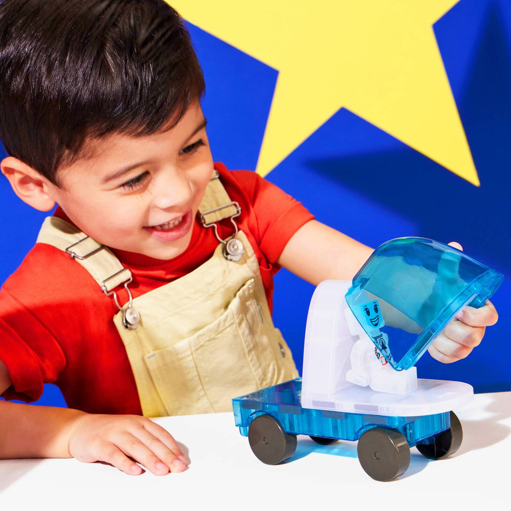 Magnetbausteine Kosmos Set von MAGNA-TILES mit Raketenmodell und Astronautenfigur