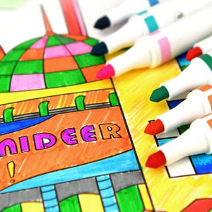 Bunte abwaschbare Marker für Kinder von Mideer auf einem Malblatt