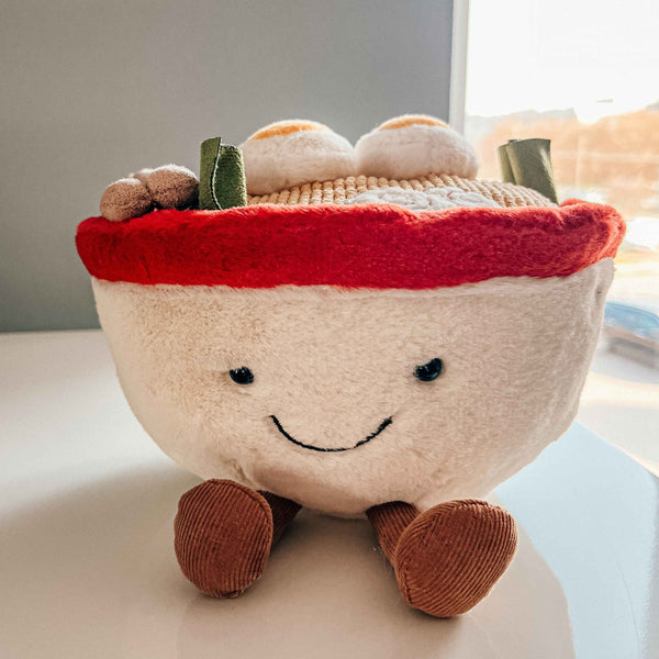 Jellycat Plüsch-Ramen-Suppe 17 cm Kuschelspielzeug mit freundlichem Gesicht und weichen Texturen