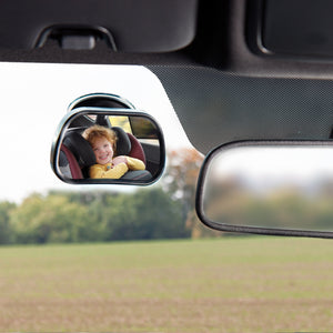 Rückspiegel zur Beobachtung des Kindes