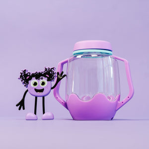 Sensorik-Glas zum Befüllen mit Wasser – violett von Glo Pals, Zabawka progresywna mit zwei Griffen und spielerischer Figur