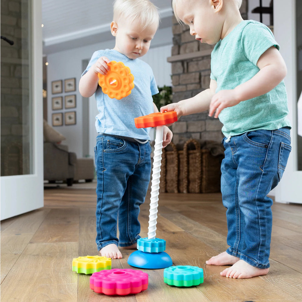 Farbiger Fat Brain Toys SpinAgain Stapelturm mit großen Ringen für kinderfreundliches Spielen