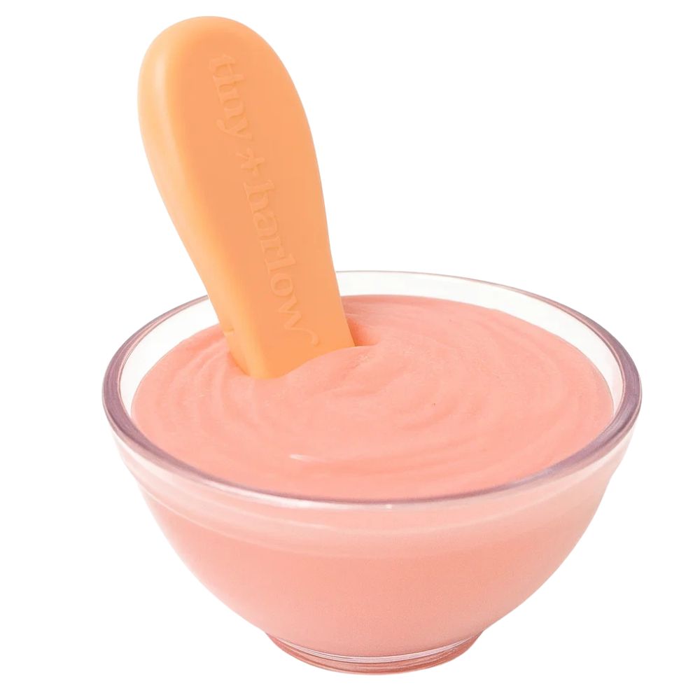 Magische Schale für Puppenfütterung mit rosa Joghurt und Löffel von Tiny Harlow