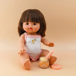 Tiny Harlow Puppen Fütterungsset mit Löffel, einschließlich einer Puppe mit braunen Haaren und einem Futterglas